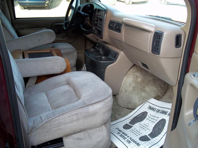 Chevrolet Express 2000 photo 4
