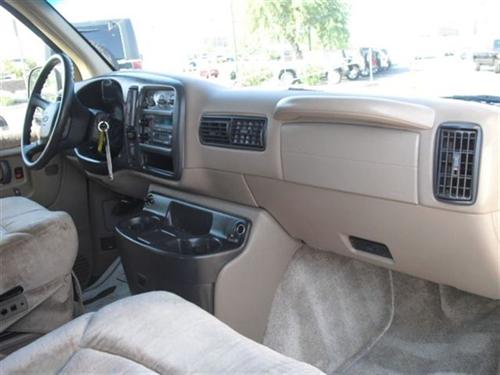 Chevrolet Express 2000 photo 2