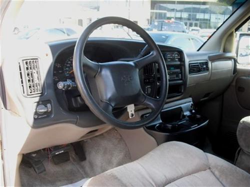 Chevrolet Express 2000 photo 3