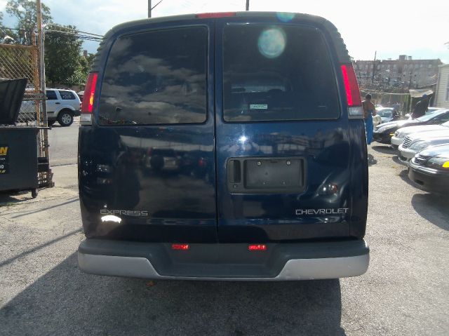 Chevrolet Express 2000 photo 4