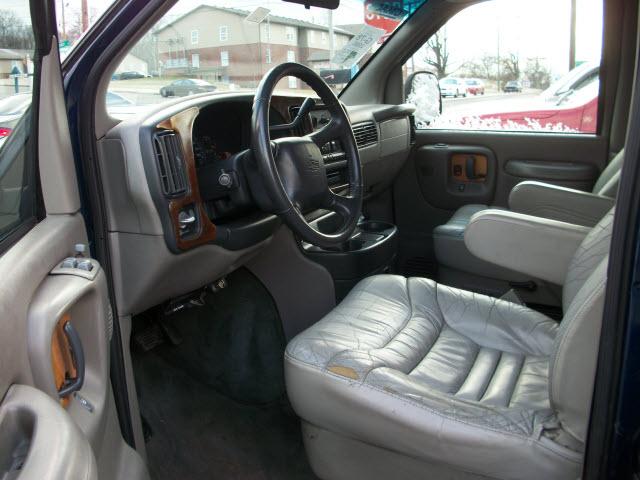 Chevrolet Express 2000 photo 4