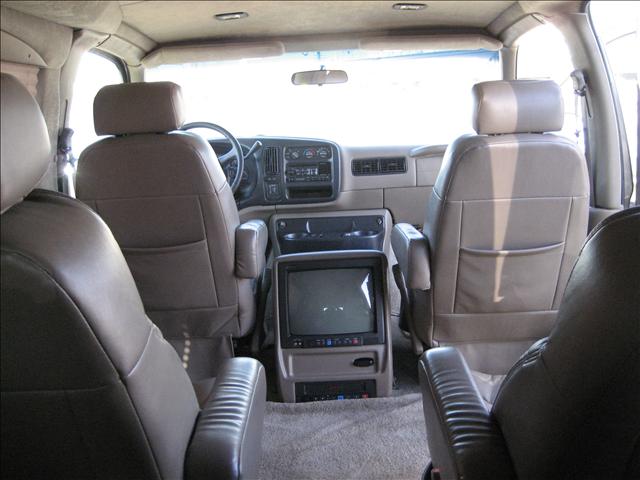 Chevrolet Express 2000 photo 5