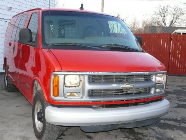 Chevrolet Express 2000 photo 2