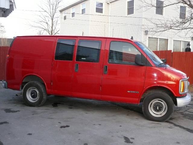 Chevrolet Express 2000 photo 3