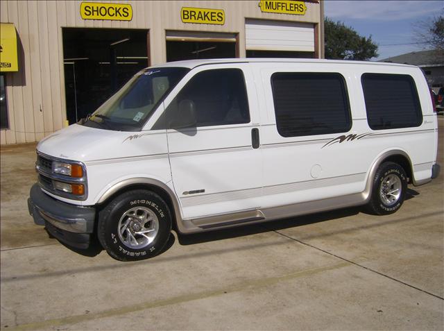 Chevrolet Express Series II - 1SC Conversion Van