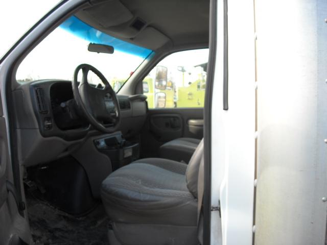 Chevrolet Express 2000 photo 3