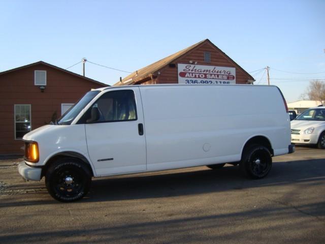 Chevrolet Express 2000 photo 1
