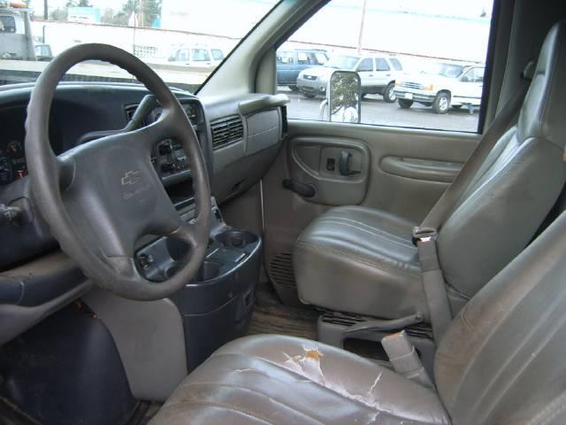 Chevrolet Express 2000 photo 5