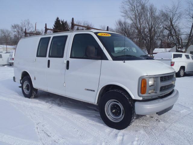Chevrolet Express 2000 photo 3