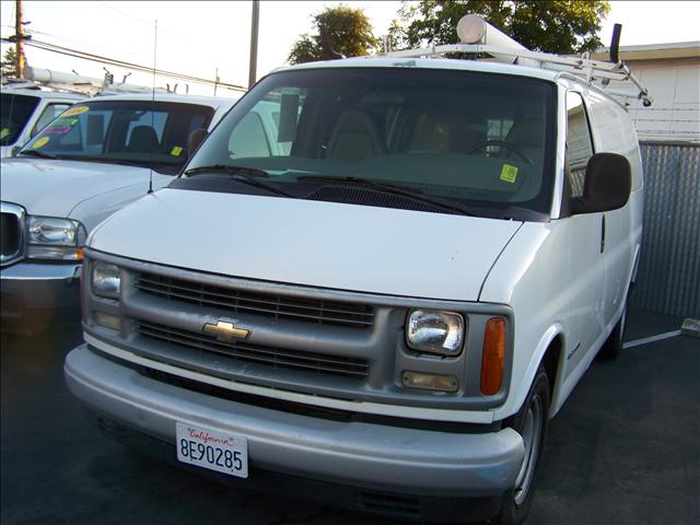 Chevrolet Express 2000 photo 1
