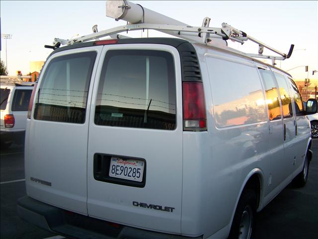 Chevrolet Express 2000 photo 3