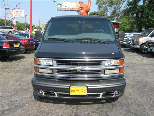Chevrolet Express Base Passenger Van