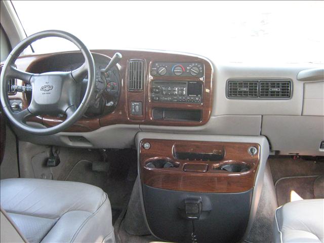 Chevrolet Express 2000 photo 4