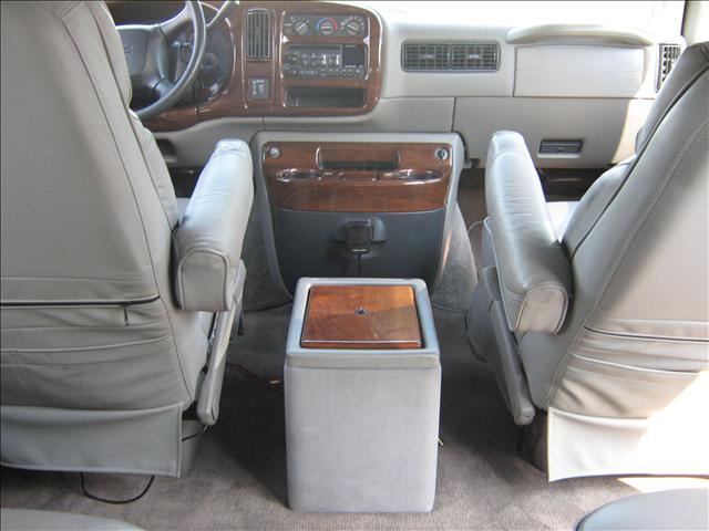 Chevrolet Express 2000 photo 5