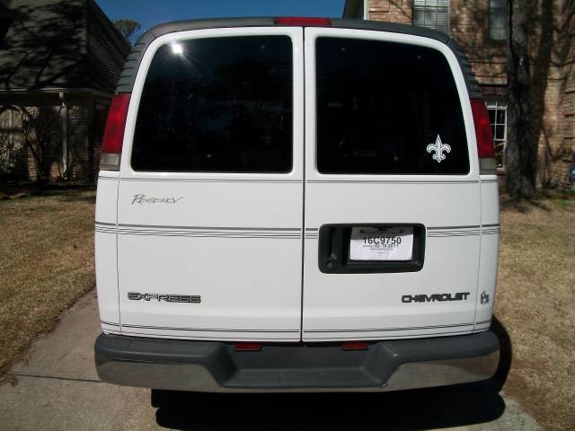 Chevrolet Express 2000 photo 3