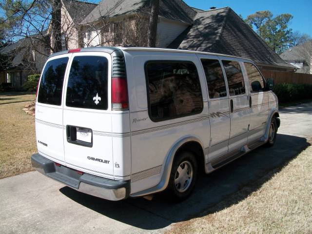 Chevrolet Express 2000 photo 4