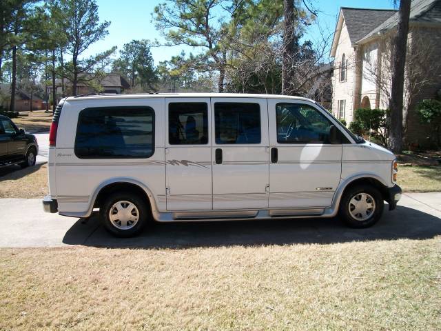 Chevrolet Express 2000 photo 5