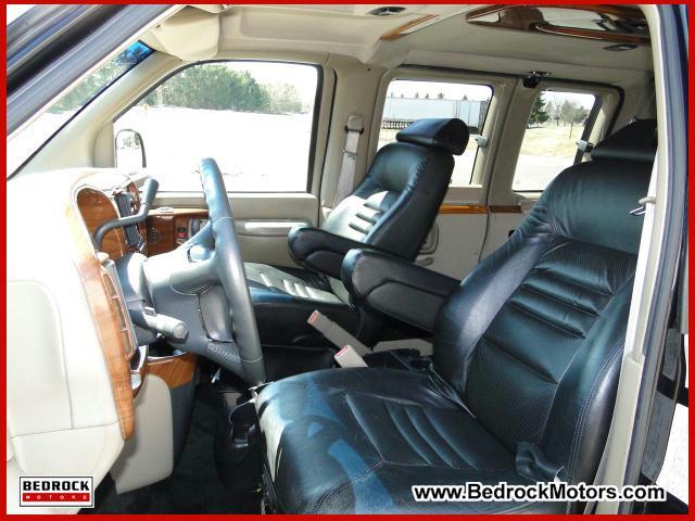 Chevrolet Express 2000 photo 4