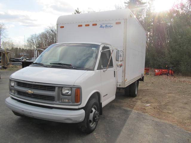 Chevrolet Express 2000 photo 2