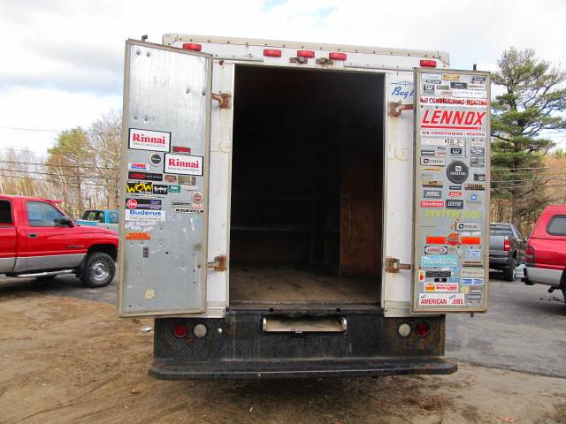 Chevrolet Express 2000 photo 4