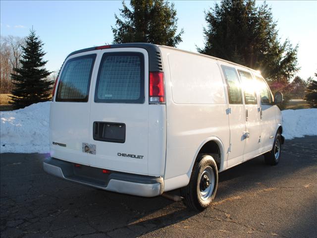 Chevrolet Express 2000 photo 2