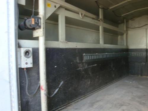 Chevrolet Express 2000 photo 3