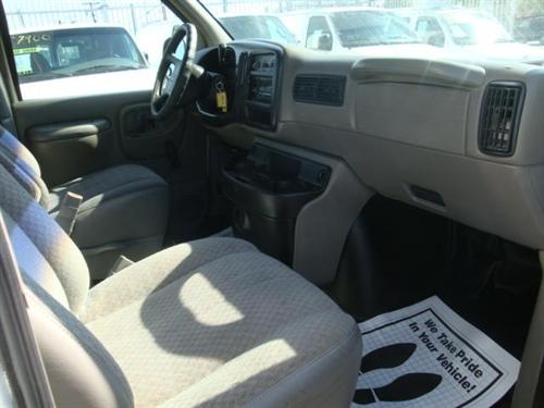 Chevrolet Express 2000 photo 4