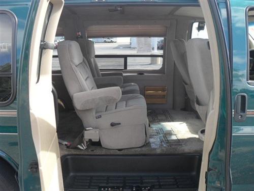 Chevrolet Express 2000 photo 3