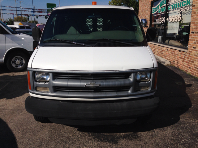 Chevrolet Express 2000 photo 4