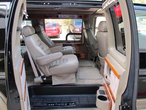 Chevrolet Express 2000 photo 1