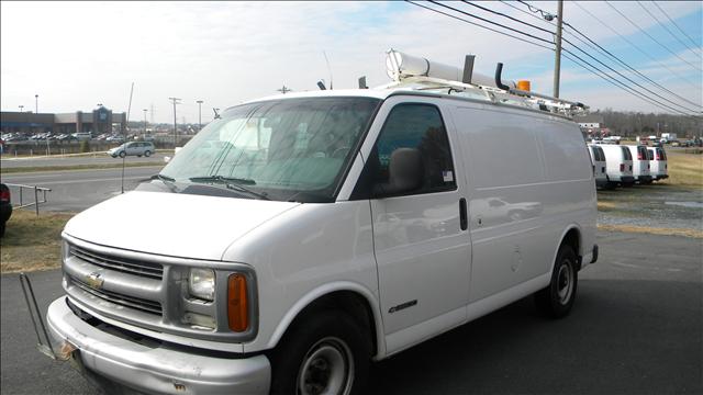 Chevrolet Express 2000 photo 1