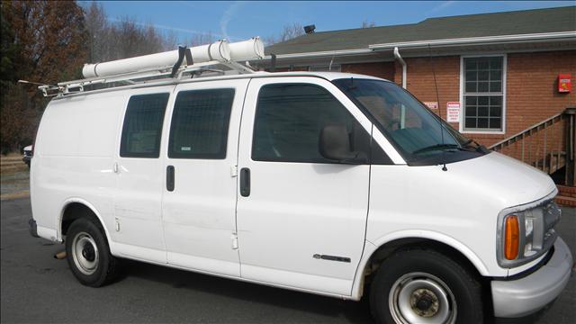 Chevrolet Express 2000 photo 2
