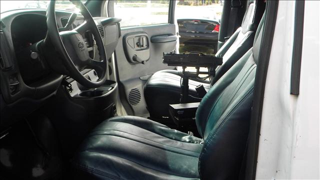 Chevrolet Express 2000 photo 5