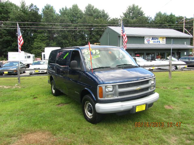 Chevrolet Express 2000 photo 1