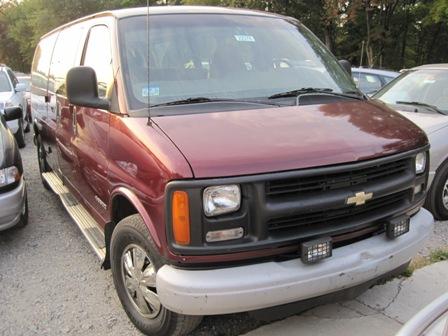 Chevrolet Express 2000 photo 1