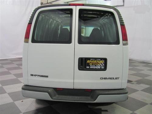 Chevrolet Express 2000 photo 1