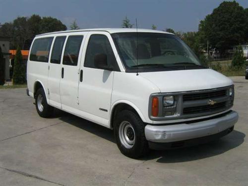 Chevrolet Express 2000 photo 1