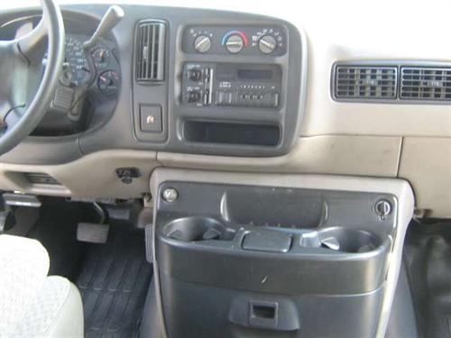 Chevrolet Express 2000 photo 2