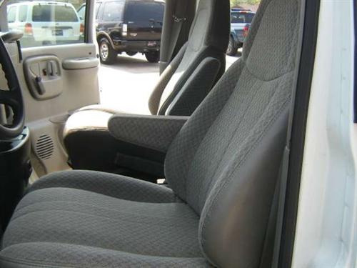 Chevrolet Express 2000 photo 3