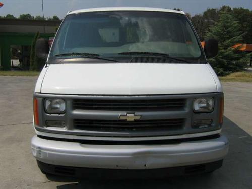 Chevrolet Express 2000 photo 4