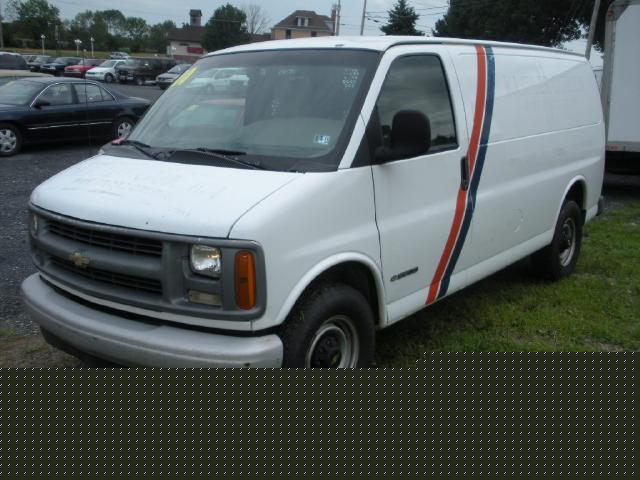 Chevrolet Express 2000 photo 2