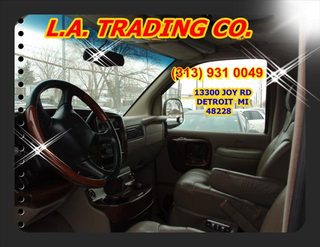 Chevrolet Express 2001 photo 2