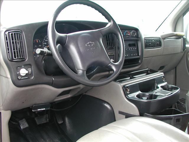 Chevrolet Express 2001 photo 3