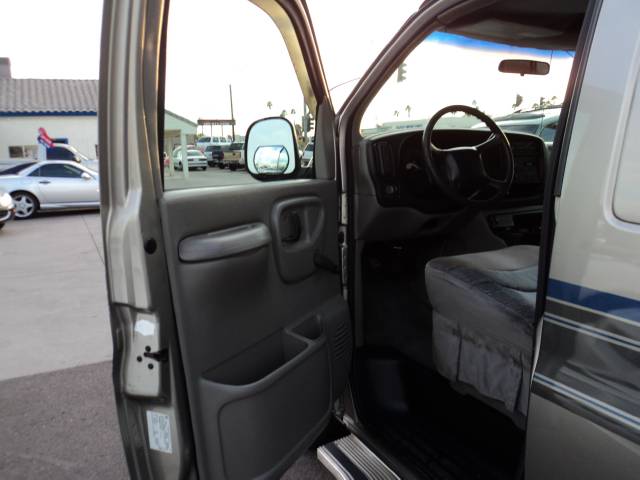 Chevrolet Express 2001 photo 4