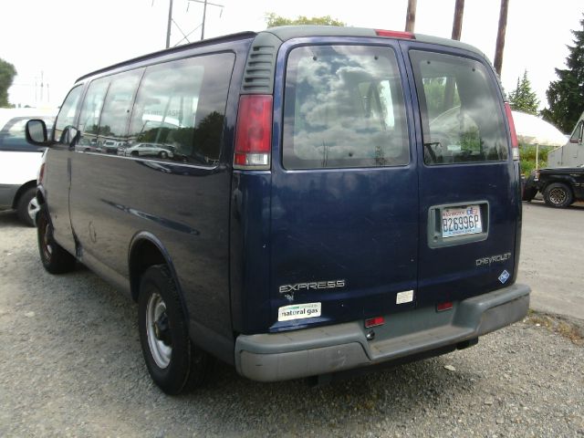 Chevrolet Express 2001 photo 1