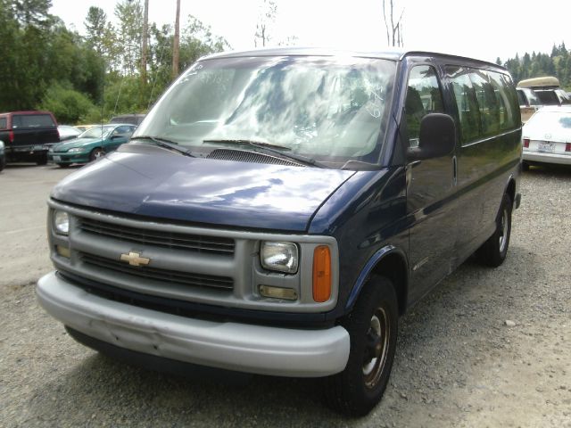 Chevrolet Express 2001 photo 3