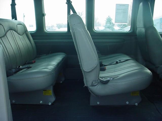 Chevrolet Express 2001 photo 1