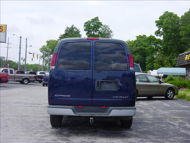 Chevrolet Express 2001 photo 1