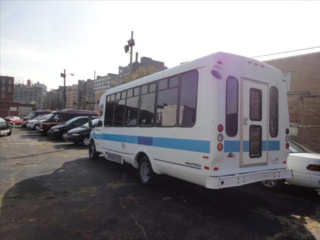 Chevrolet Express Club Cab 155 WB HD 4WD Passenger Van