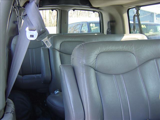 Chevrolet Express 2001 photo 4